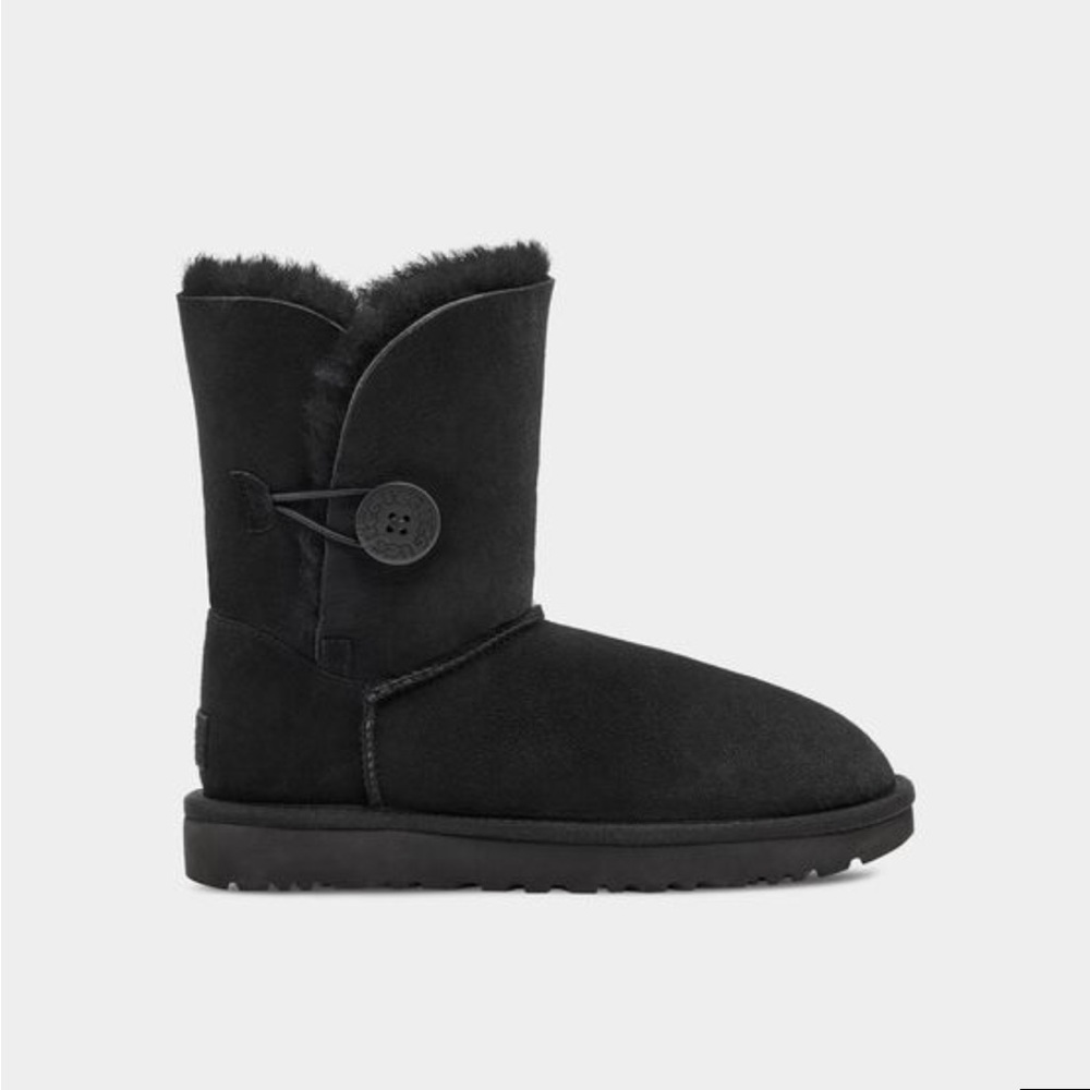 Black Bailey button II ugg boot